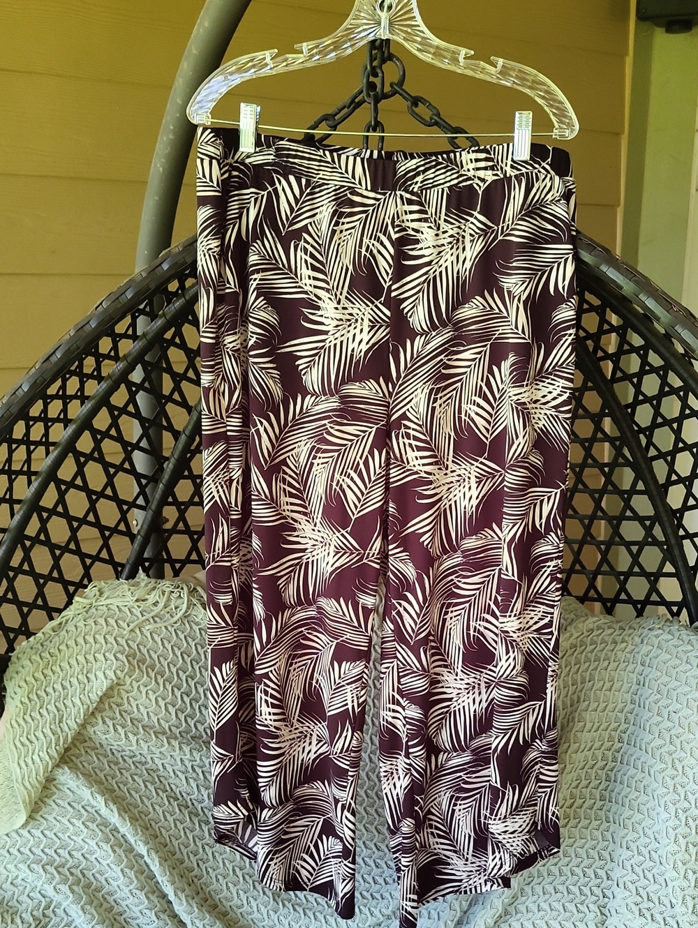 🌴 Wide Leg Palm Print Capris